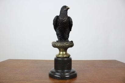 A. THORBUM
Rapace, bronze patiné brun et...