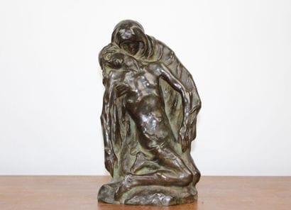 Oscar SINIA (1877-?) 
Pieta, bronze, signée...