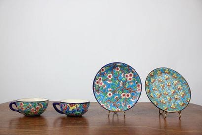 LONGWY.
Paire de tasse à thé avec sous-tasses...