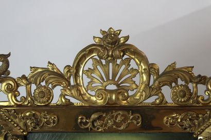 Retable en métal doré représentant Jésus,...