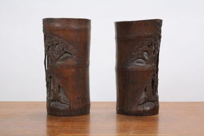 CHINE. Paire de pots cylindrique en bois...