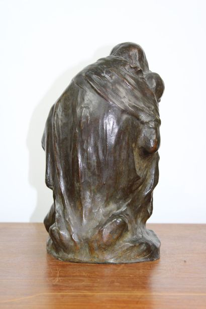 Oscar SINIA (1877-?) 
Pieta, bronze, signée...