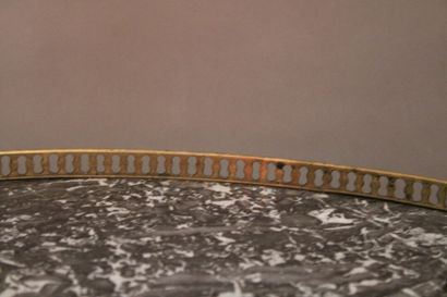 Table bouillotte de style Louis XVI en acajou,...