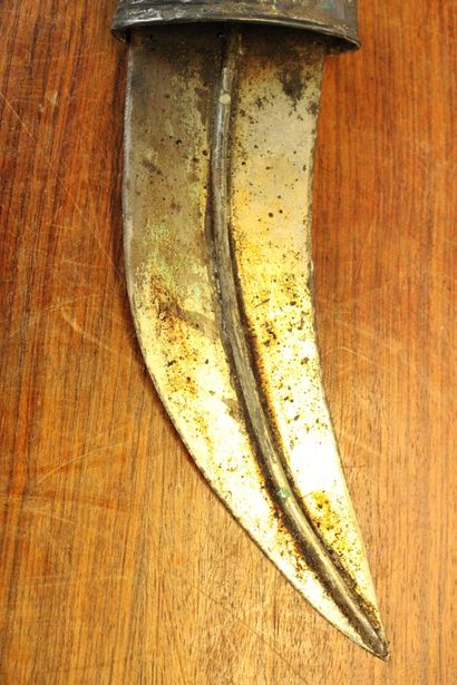 Yemeni Jambiya dagger. Curved and short iron...