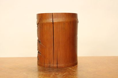 CHINE Pot à pinceaux en bambou sculpté d'un...