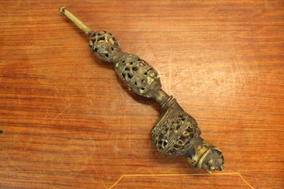 AFRICA. Meeting of two bronze pipes decorated...