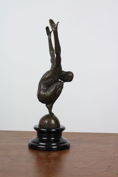 MILO (1893-1970)
Homme en équilibre sur une...