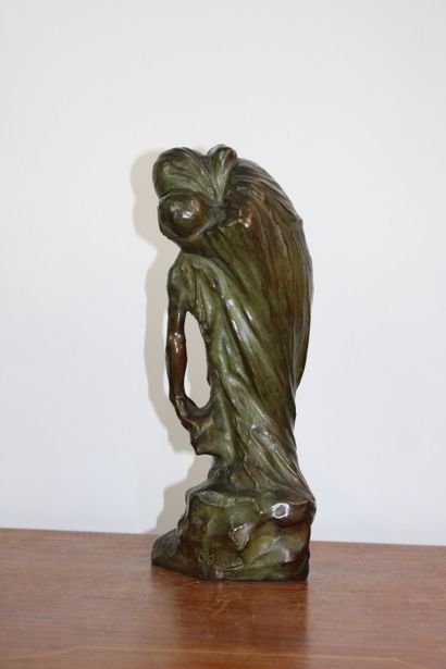 Oscar SINIA (1877-?) 
Pieta pleurante, bronze,...
