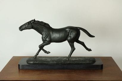 M. LEDUCQ (XXème). Cheval, Épreuve en bronze...