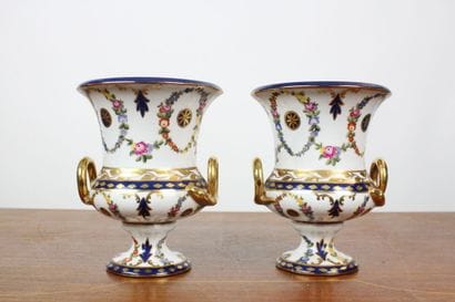 SEVRES (dans le goût de)
Paire de vases Médicis...