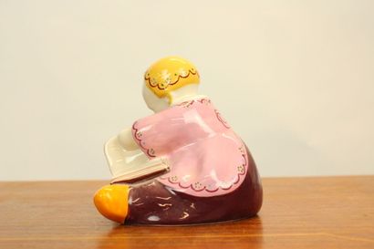 Berthe SAVIGNY for Henriot QUIMPER
Porcelain...