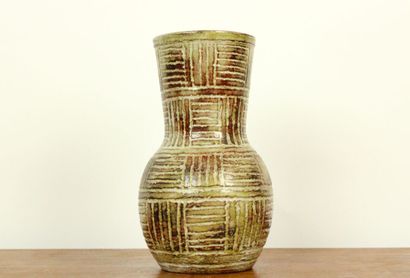 Olivier PETTIT (1918-1979) Ceramic vase....