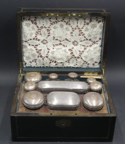 Coffret de toilette pour homme en bois noirci...