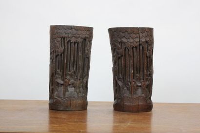 CHINE. Paire de pots cylindrique en bois...