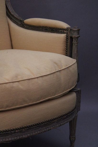 Large bergère de style Louis XVI en bois...
