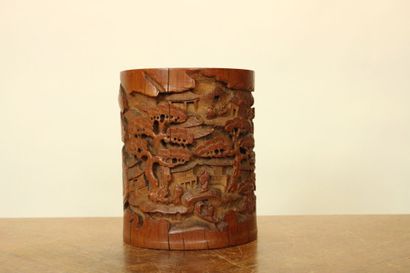 CHINE Pot à pinceaux en bambou sculpté d'un...