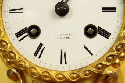 Pendule en métal dans le goût Néo-Renaissance...