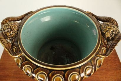 SARREGUEMINES. Cover pot in polychrome earthenware...