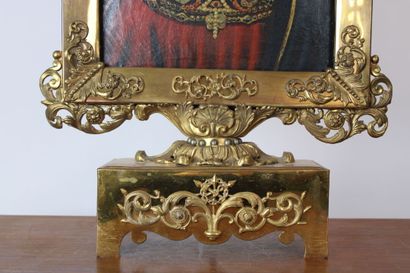 Retable en métal doré représentant Jésus,...