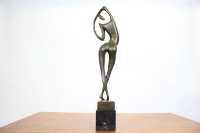 MILO (1893-1970). 
Femme stylisée, bronze,...