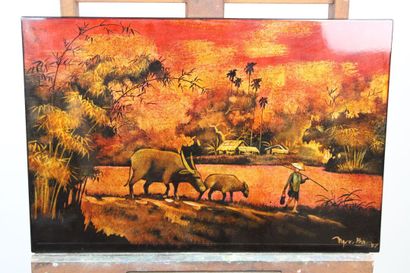 VIETNAM. Panneau en bois laqué à décor de...