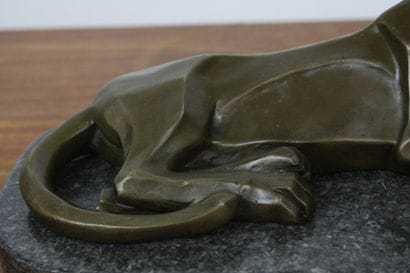MILO (1893-1970)
Jeune lionne stylisée couchée...