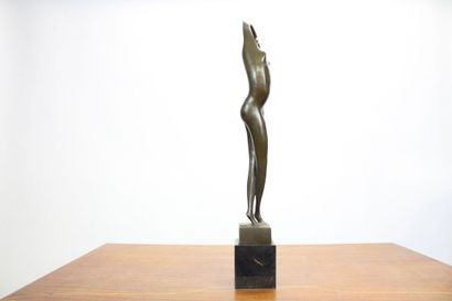 MILO (1893-1970). 
Femme stylisée, bronze,...