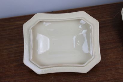 LONGWY. Soup tureen and its support out of...