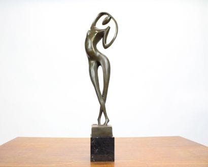 MILO (1893-1970). 
Femme stylisée, bronze,...