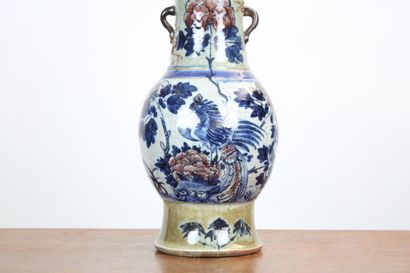 CHINE
Vase en faïence craquelé à décor de...
