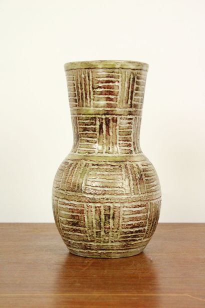 Olivier PETTIT (1918-1979) Ceramic vase....