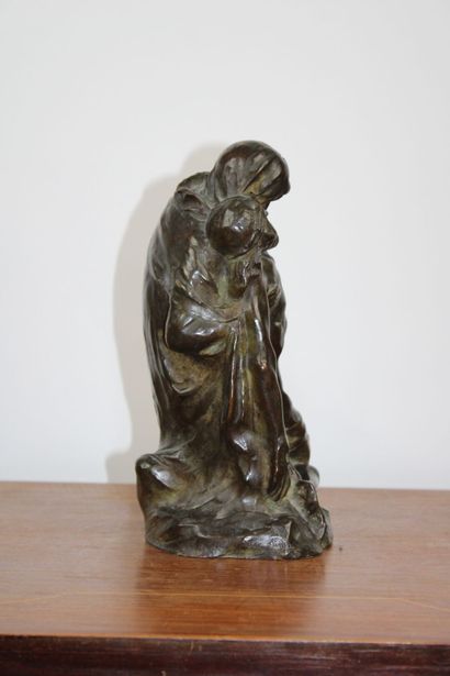 Oscar SINIA (1877-?) 
Pieta, bronze, signée...