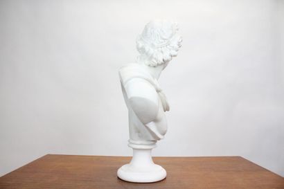 Dans le goût de l'Antiquité.
Buste du Dieu...
