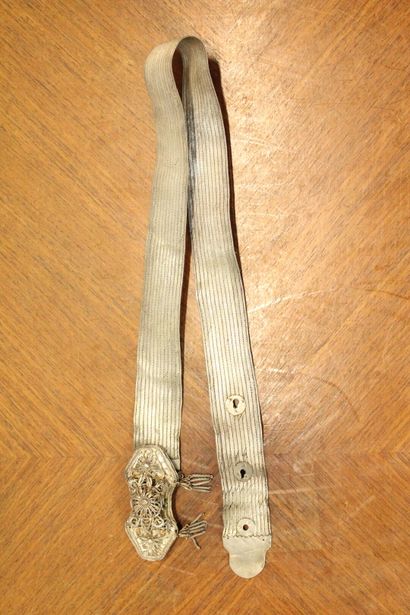 Silver belt. Period : XXth century. Dimensions...