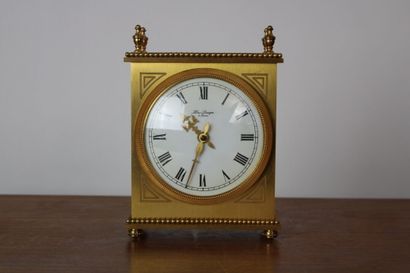 Pendule de table de style Louis XVI en bronze...