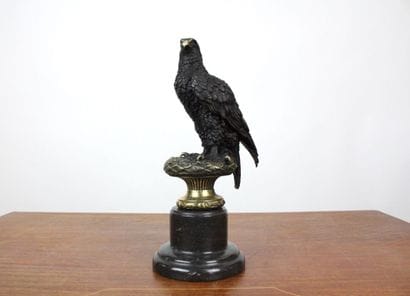 A. THORBUM
Rapace, bronze patiné brun et...