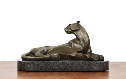 MILO (1893-1970)
Jeune lionne stylisée couchée...