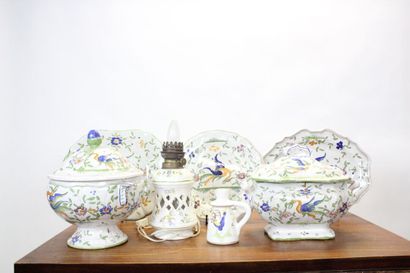 MOUSTIER. Earthenware service with polychrome...