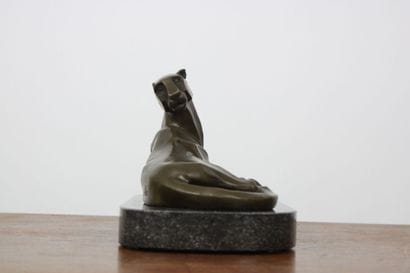 MILO (1893-1970)
Jeune lionne stylisée couchée...