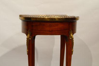 Elegant flying table of oval shape decorated...