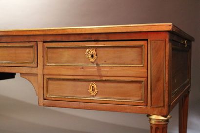 Flat desk with box built in oak and resinous...