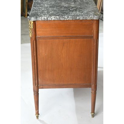 Mahogany and mahogany veneer chest of drawers...