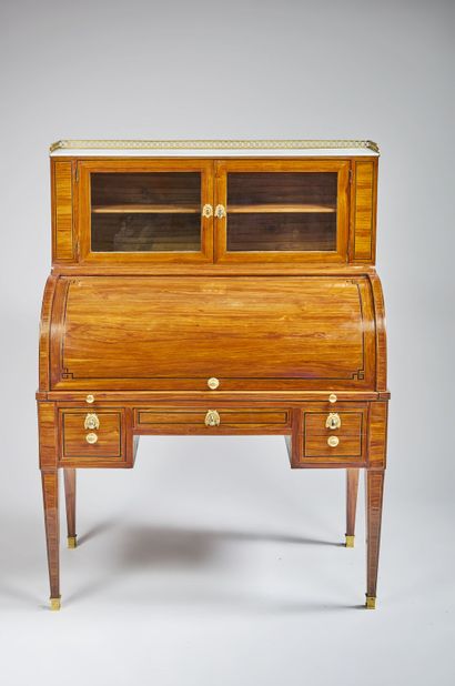 Cylinder desk with step, in rosewood veneer...