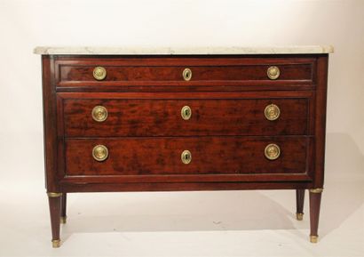 Elegant chest of drawers built in oak and...