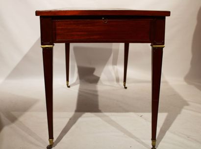 Mahogany and mahogany veneer flat desk with...