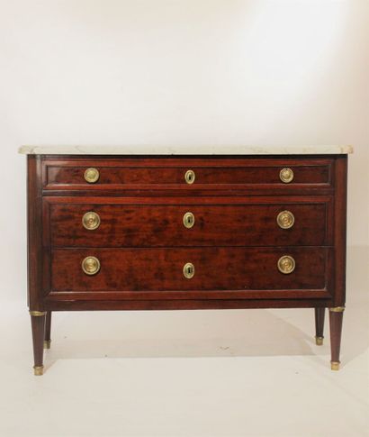Elegant chest of drawers built in oak and...
