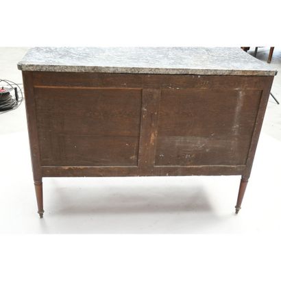 Mahogany and mahogany veneer chest of drawers...