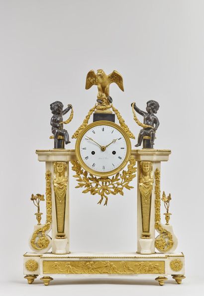 Portico clock in white marble, chiseled and...