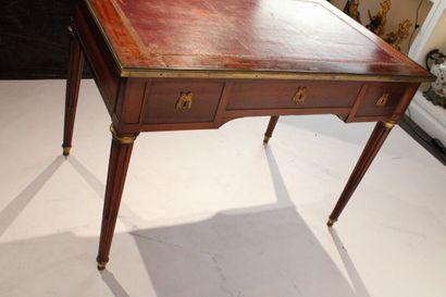 Mahogany and mahogany veneer flat desk opening...