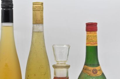 Assortiment de 6 bouteilles de spiritueux...